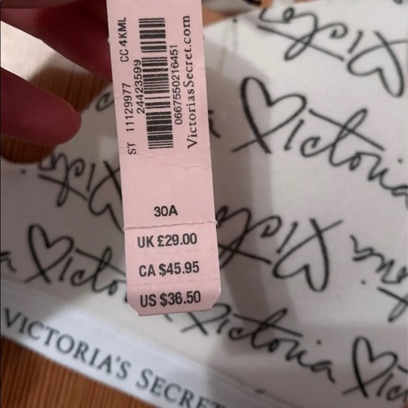 NEW WITH TAGS Victoria Secret T-Shirt Bra - Picture 3 of 7